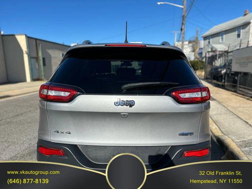 2017 Jeep Cherokee Sport