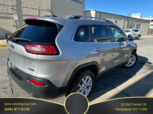 2017 Jeep Cherokee Sport