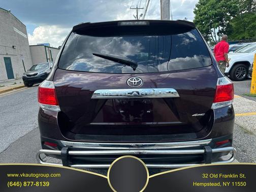 Burgundy 2011 Toyota Highlander Limited
