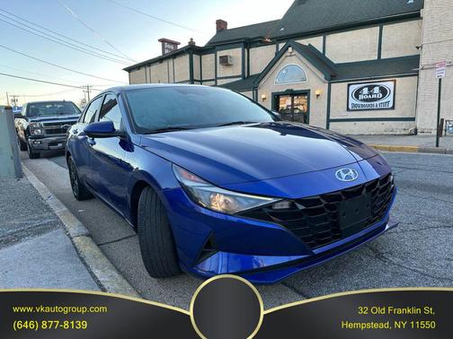 2022 Hyundai ELANTRA SEL