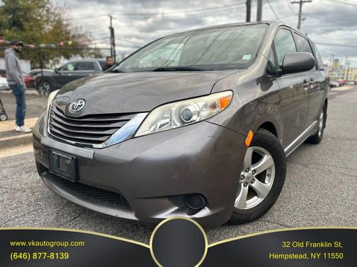2017 Toyota Sienna LE
