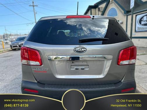 Titanium Silver 2012 Kia Sorento LX