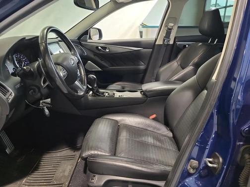 2017 INFINITI Q50 3.0t RED SPORT 400