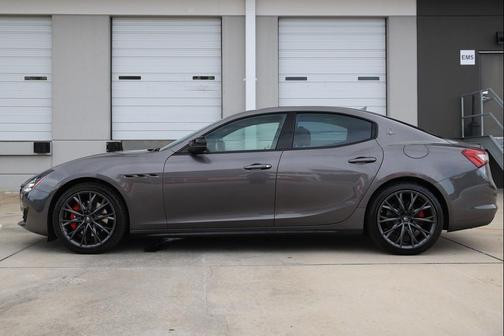Grigio 2020 Maserati Ghibli