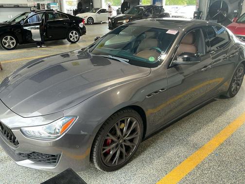 Grigio 2020 Maserati Ghibli
