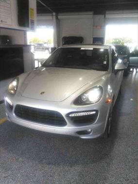 2013 Porsche Cayenne GTS