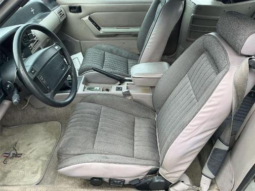 1992 Ford Mustang LX 5.0L Sport