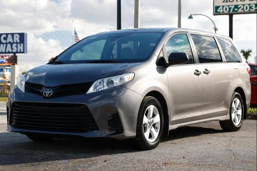 2019 Toyota Sienna SE
