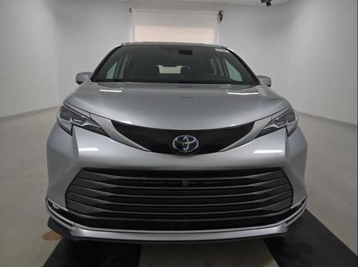 2021 Toyota Sienna Platinum 7 Passenger