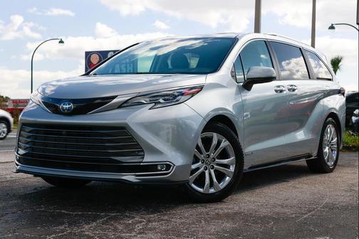 2021 Toyota Sienna Platinum 7 Passenger