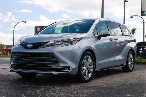 2021 Toyota Sienna Platinum 7 Passenger