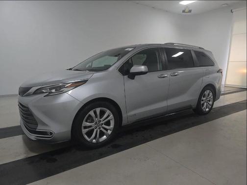 2021 Toyota Sienna Platinum 7 Passenger