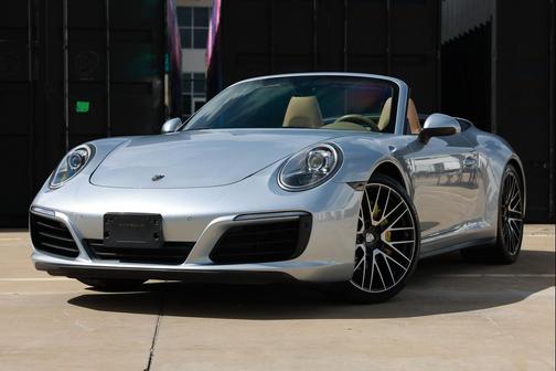 SILVER 2017 Porsche 911 Carrera 4
