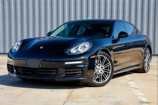 2016 Porsche Panamera 4