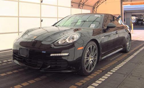 2016 Porsche Panamera 4