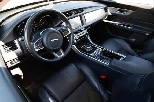2018 Jaguar XF 25t Prestige