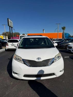 2012 Toyota Sienna XLE
