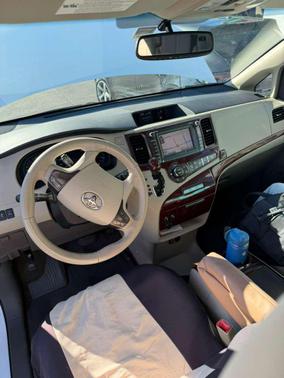 2012 Toyota Sienna XLE