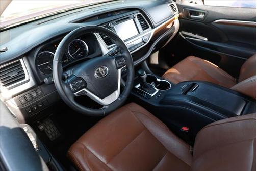 2019 Toyota Highlander Limited Platinum