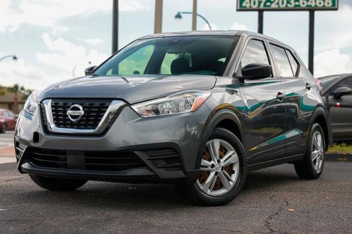 Gun Metallic 2020 Nissan Kicks S