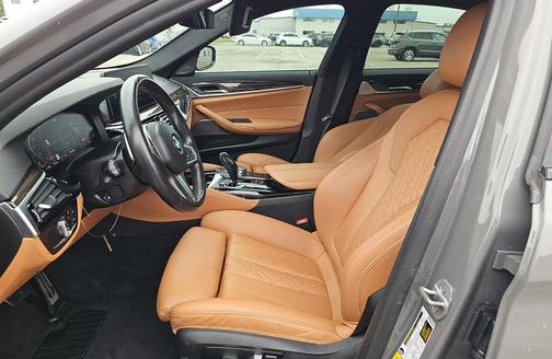 Bernina Grey Amber Effect Metallic 2021 BMW 530