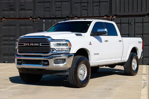2020 RAM 2500 Laramie Crew Cab 4X4 6'4' Box