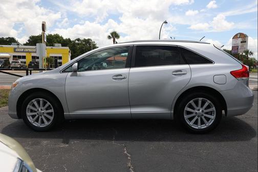 Classic Silver Metallic 2011 Toyota Venza Base