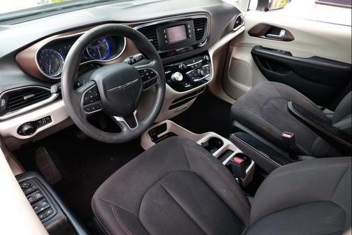 2017 Chrysler Pacifica LX