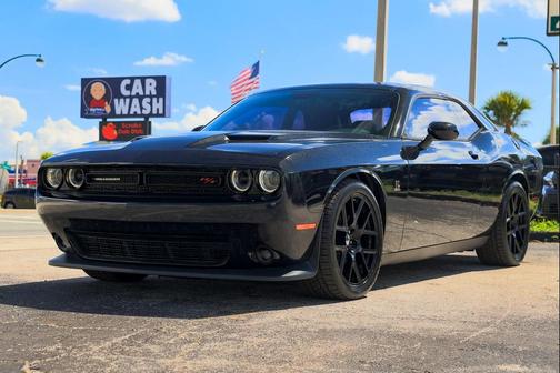 2015 Dodge Challenger R/T Scat Pack
