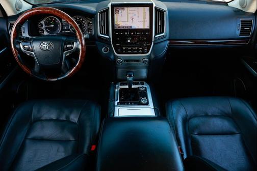 2017 Toyota Land Cruiser Base