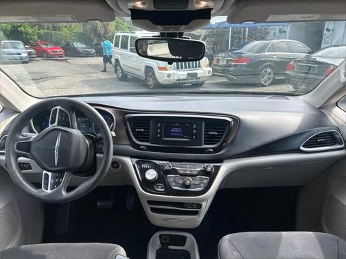 2017 Chrysler Pacifica LX