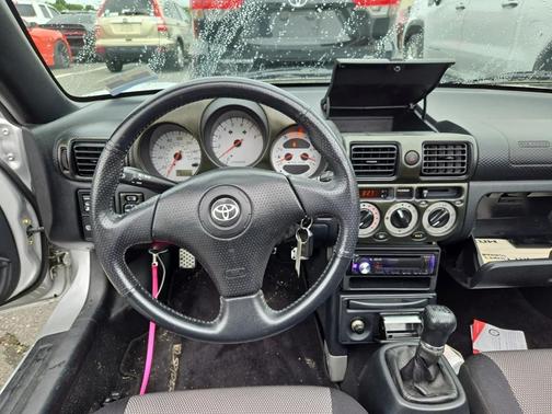 2001 Toyota MR2 .