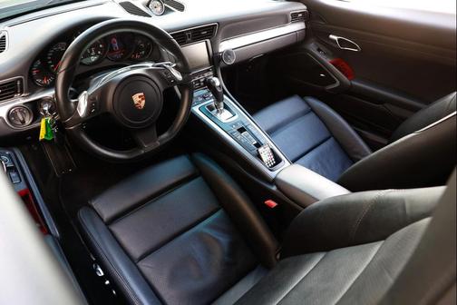 2013 Porsche 911 Carrera 4