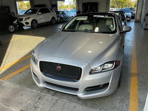 2019 Jaguar XJ R-Sport