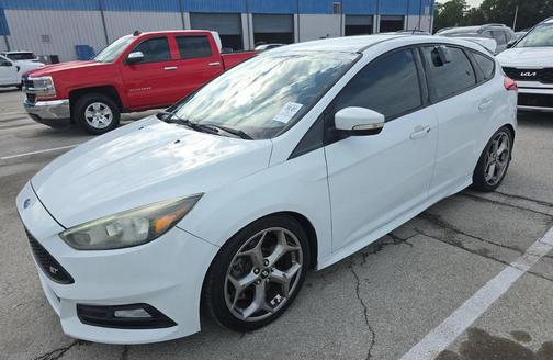 2017 Ford Focus ST 
