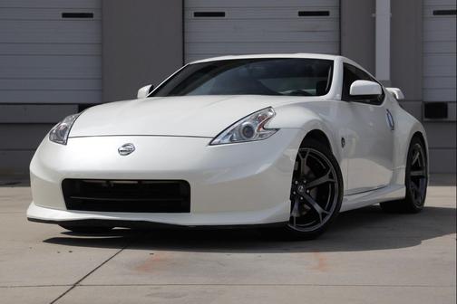 Pearl White 2013 Nissan 370Z Touring
