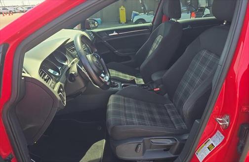 2017 Volkswagen Golf GTI 2.0T S 4-Door
