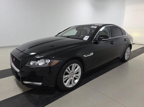 2017 Jaguar XF 35t