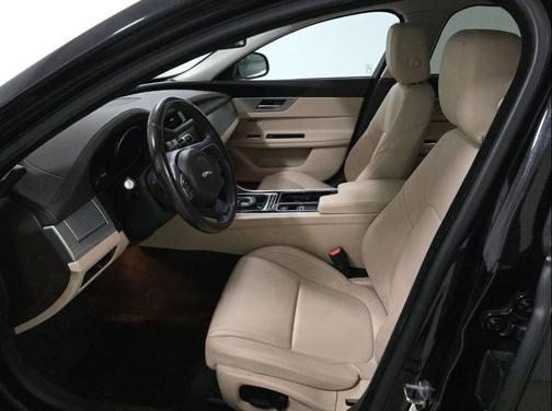 2017 Jaguar XF 35t