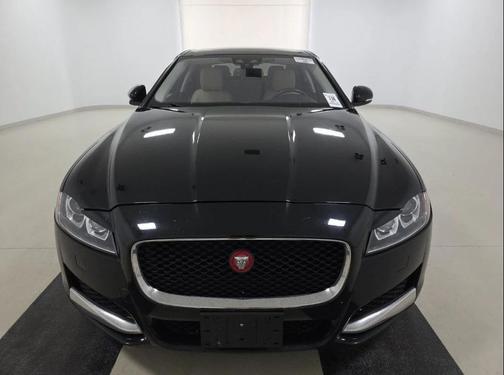 2017 Jaguar XF 35t