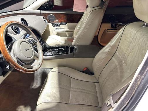 2016 Jaguar XJ XJ R-Sport