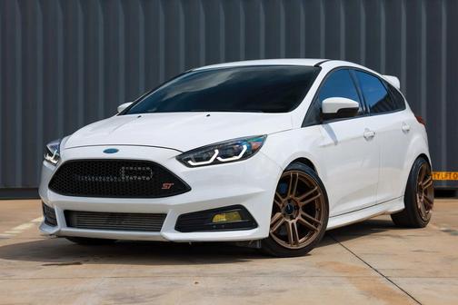 2017 Ford Focus ST 