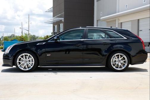 BLACK 2013 Cadillac CTS-V Base