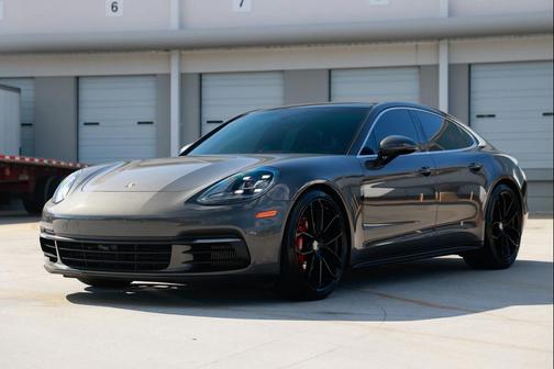 2018 Porsche Panamera 4S