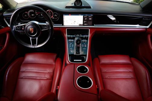 2018 Porsche Panamera 4S