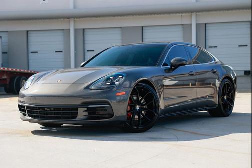 2018 Porsche Panamera 4S