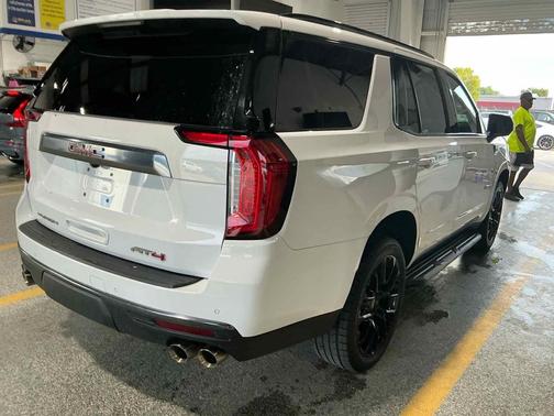 2022 GMC Yukon 4WD AT4