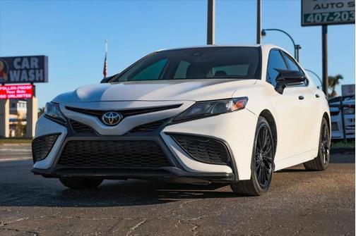 2022 Toyota Camry SE