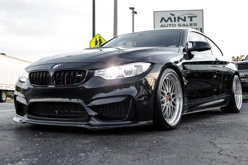 Photo 3 of 32 of 2015 BMW M4 Base