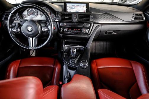 Photo 2 of 32 of 2015 BMW M4 Base